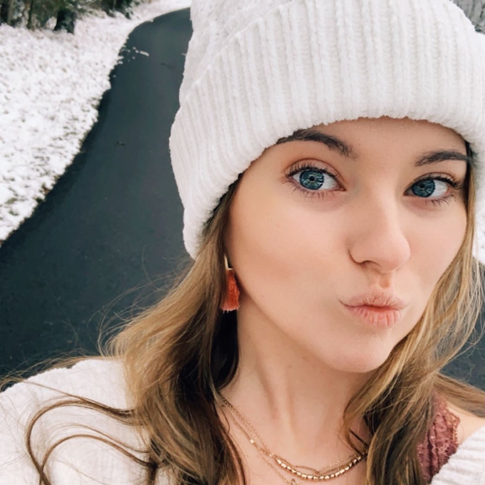 Meet your Posher, Makaya